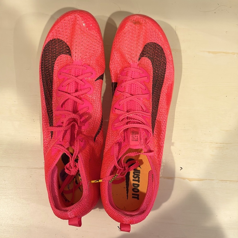 Hot pink superfly elite 2 men’s sprint spike